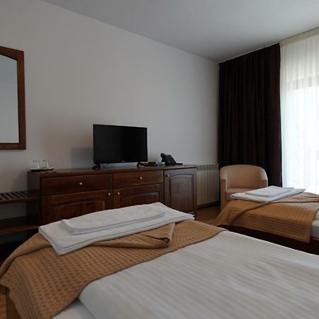 Conacul Lacurilor Hotel Băile Herculane Exterior foto