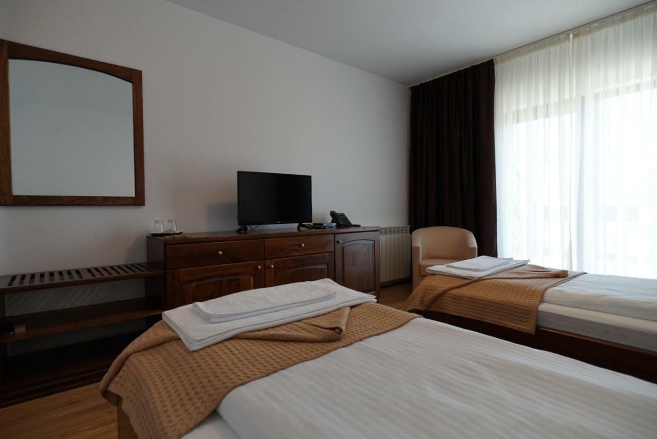 Conacul Lacurilor Hotel Băile Herculane Exterior foto