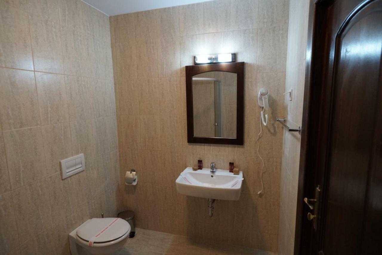 Conacul Lacurilor Hotel Băile Herculane Exterior foto